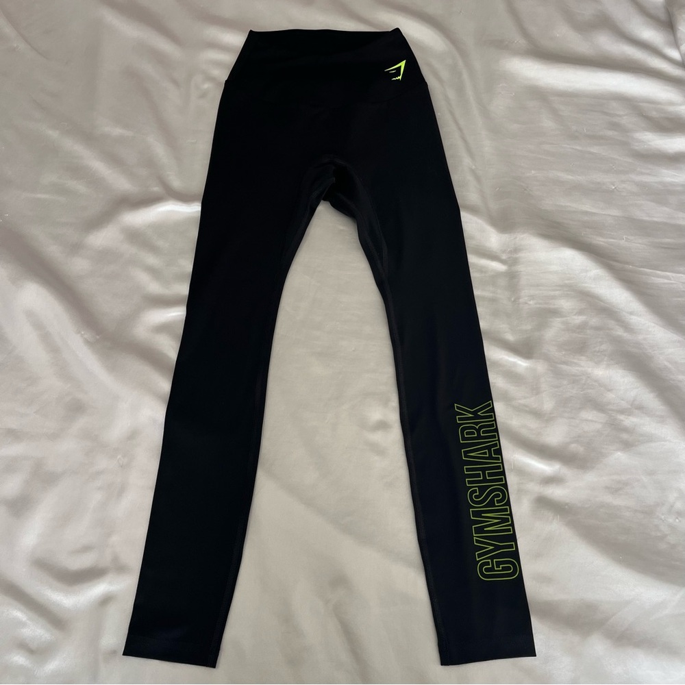 black GYMSHARK leggings